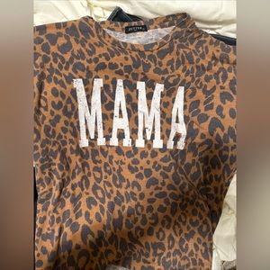 🐣 3 for $12! ‘’mama” graphic tee leopard MAMA T-shirt Zutter Brand Size Small